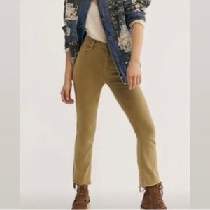 Mother insider crop step fray